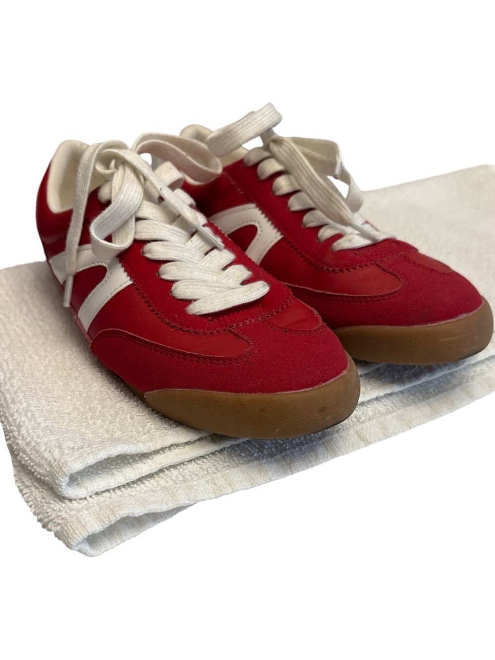 Madden Girl Brooklyn style Lace-Up Sneakers red/white sporty look Size 6.5